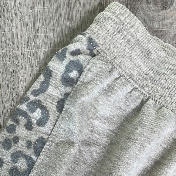 SPLENDID Leopard Print Beige Colorblock Loungewear Pajama Set Women’s - Picture 5 of 11